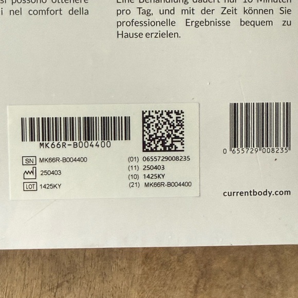 *NIB**CURRENTBODY LED Red Light Therapy Face Mask - Series 1 - Picture 4 of 15